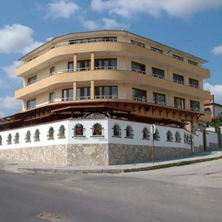 Family Hotel St. Constantine And Helena Ivaylovgrad Eksteriør bilde